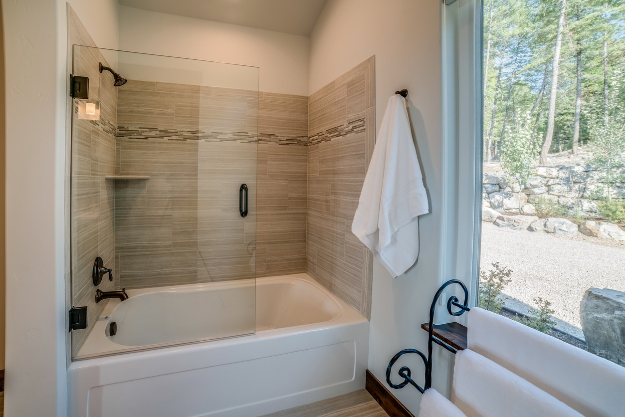 Shower & Tub Repair in Nina